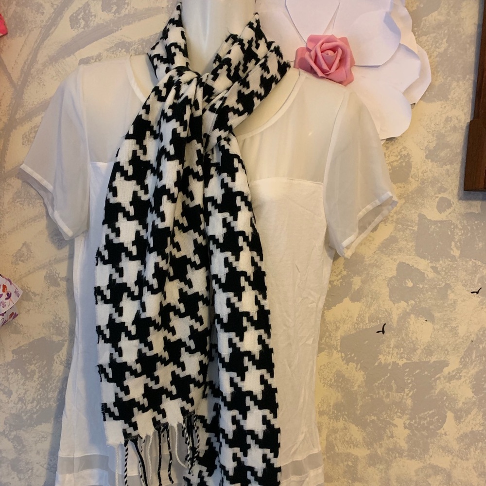 D&Y 🧣 scarf.